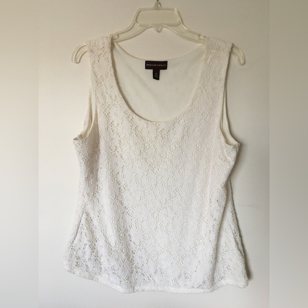 Dana Buchman white/cream tank size XL